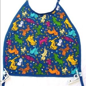 NWT Mess-less bib clips to table. Blue with cats